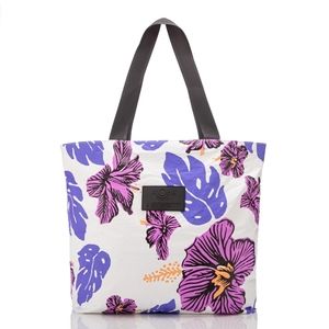 NWT ALOHA Collection Day Tripper | Pape'ete | Purple White | Travel Tote